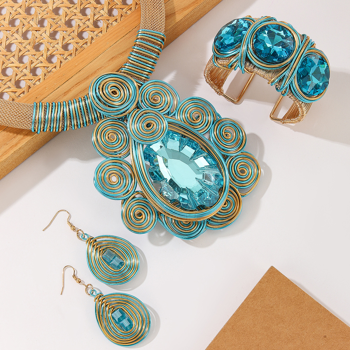 Exaggerated Handmade Aluminium Wire Crystal Jewelry Set Necklace_voghion.com