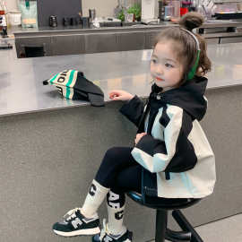 2026新款洋气时髦上衣儿童秋装撞色冲锋衣连帽外套女童外套春秋款