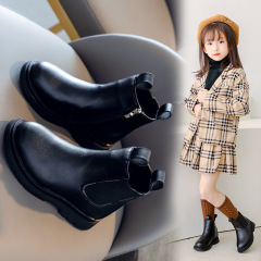 女の子ブーツ冬 2025 新しい韓国スタイル英国少女プリンセスレザーベルベットショートブーツ中型および大型子供用マーティンブーツ