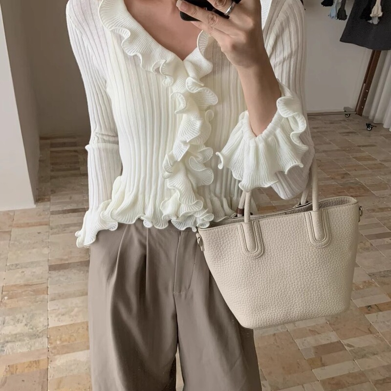 Korean Style Sweet Pure Desire Lace Slim Knitted Knitwear 2025 Autum New Top Waist V-Neck Knitwear Top for Women Korean Style Sweet Pure Desire Lace Slim Knitted Knitwear 2025 Autum New Top Waist V-Neck Knitwear Top for Women