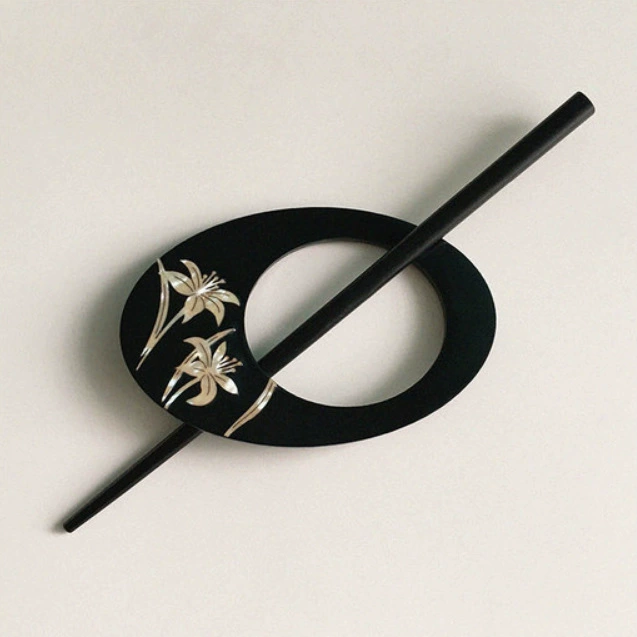 handmade retro Chinese hairpin, shell & acrylic, wooden rod, 18 cm, elegant circle