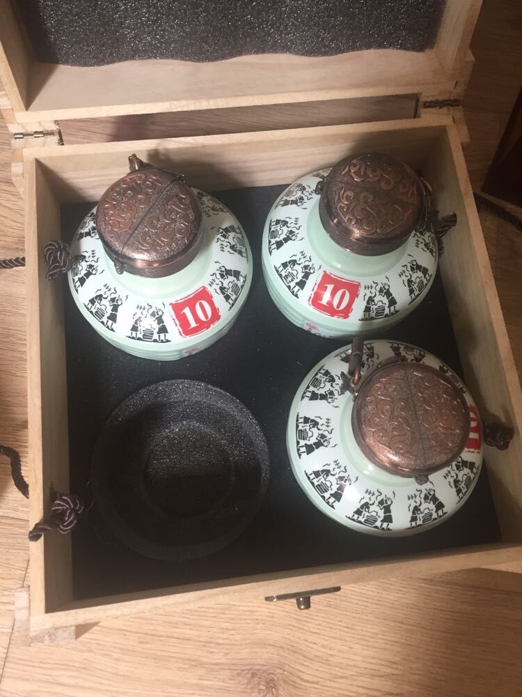 厂家供应黑色珍珠棉酒坛缓冲包装泡沫/黑色珍珠棉白色酒瓶包装