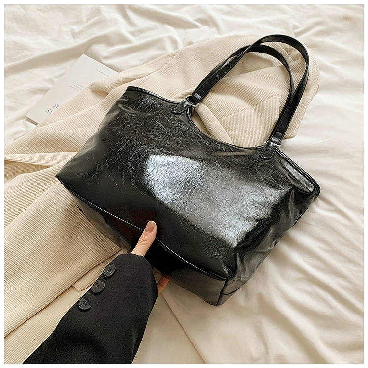 Shoulder bag, capacious one-shoulder purse, high-quality style with pendant charm