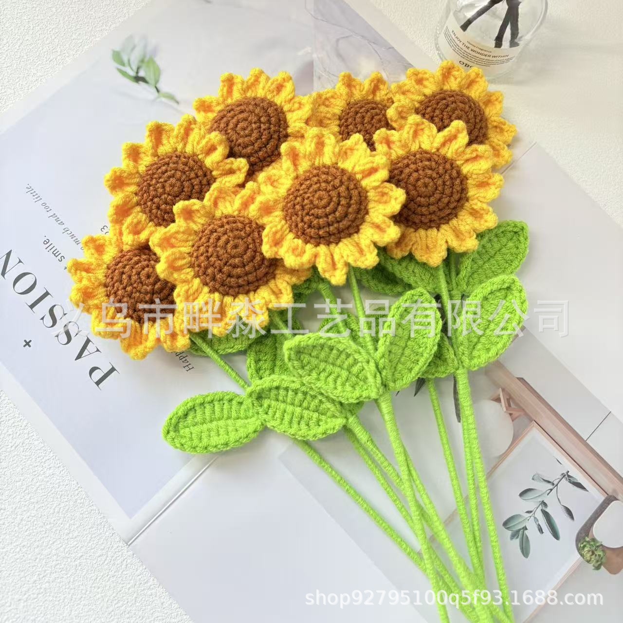Popular Hand-Knitted Sunflower Artificial Flower Bouquet Wool Crocheted Sunflower Teacher's Day Gift Home Decoration