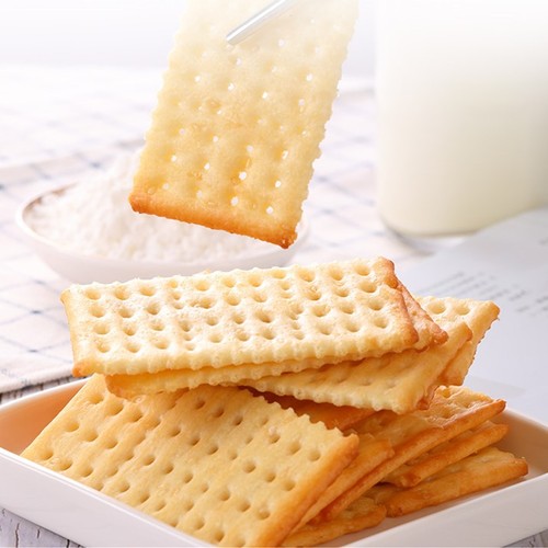 Half Moon Flavored White Sesame Soda Crackers Salted Full Box Sugar-Free Food for Breakfast Baking Soda Crackers for Pregnant Women