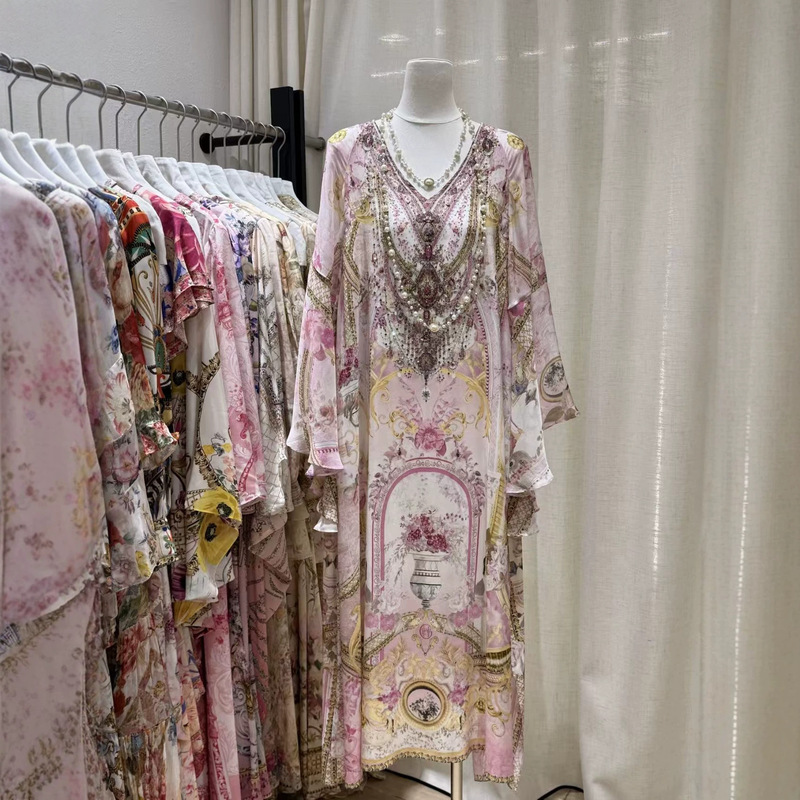 Nanyou Direct Supply 26 Summer Fashion Heavy-Duty Rhinestone Print V-Neck Loose Batwing Sleeve Resort Style Silk Dress Nanyou Direct Supply 26 Summer Fashion Heavy-Duty Rhinestone Print V-Neck Loose Batwing Sleeve Resort Style Silk Dress