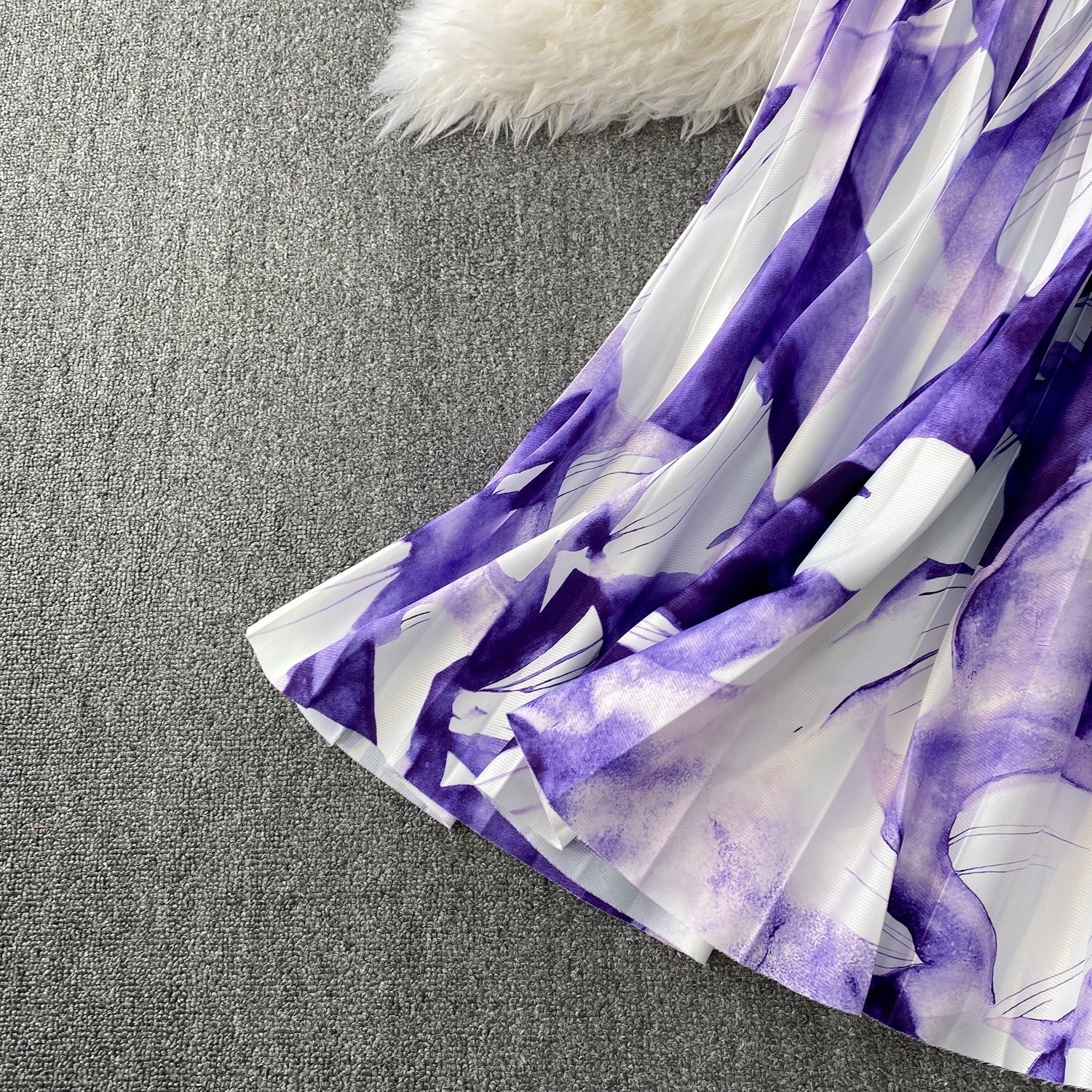 Floral Top And Printed Pleated Skirt Set Women's Stylish 3D Design High Waisted Slimming Irregular Waist Top Skirt Ensemble_ecoleips.com