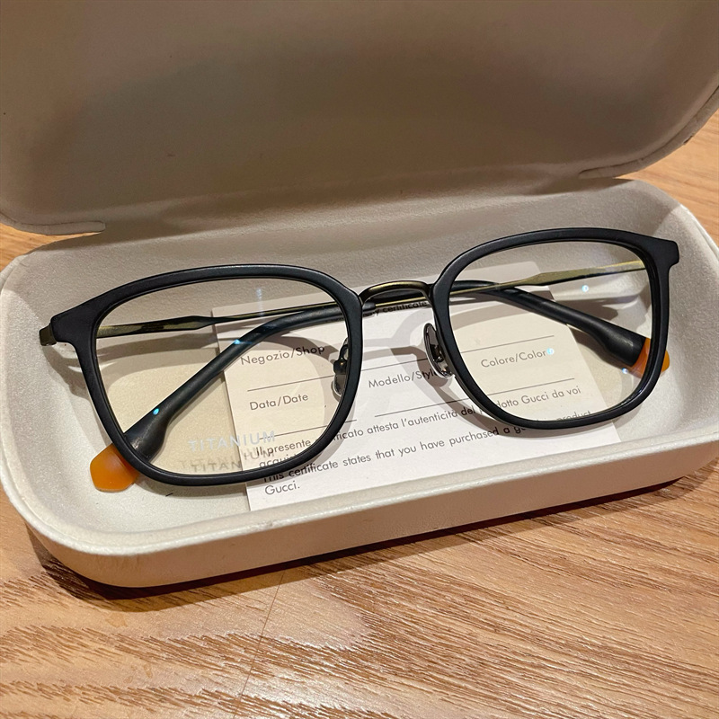 Versatile Minimalist Transparent Gray Ultra-light Pure Titanium Ins-style Prescription Glasses Women, Can Be Fitted With Lenses, Eyeglass_voghion.com