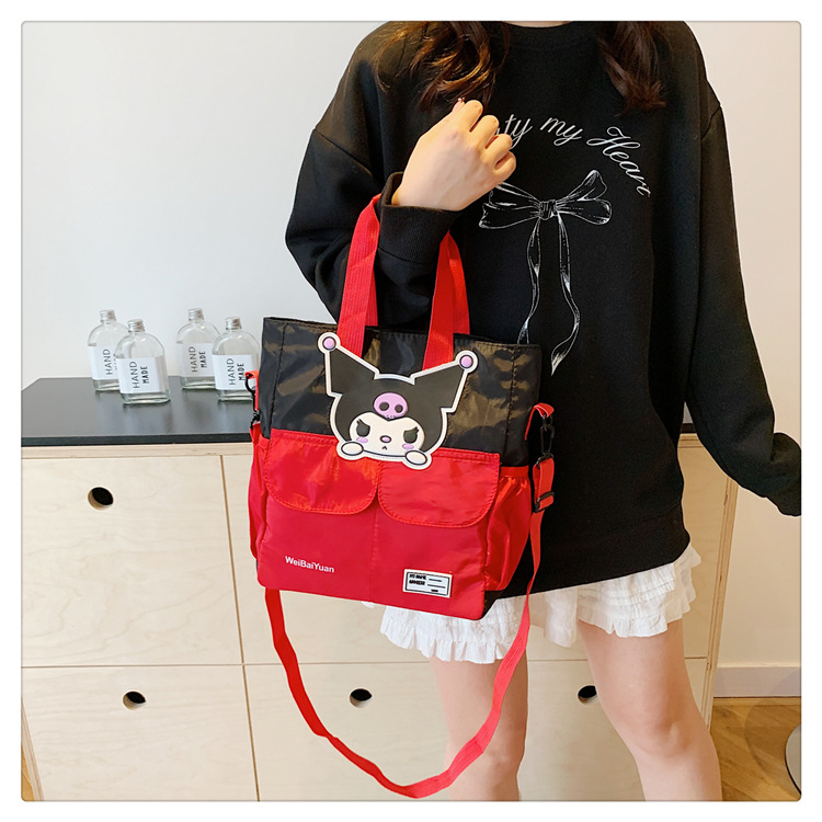 A new, versatile, large-capacity single-shoulder crossbody bag with a cute and girlish heart for student tutoring in the Korean version of Instagram Application Scenario