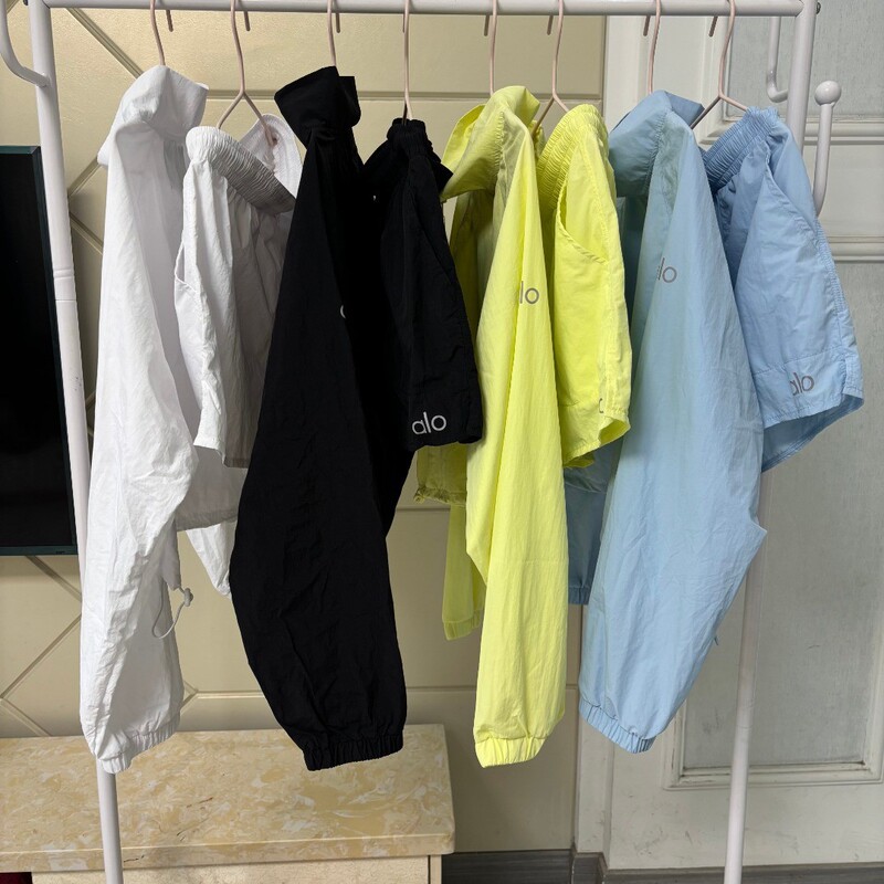 Cross-border AM ALO short 1/4 zip sports top with exposed waist design, high-waisted loose sports suit