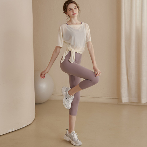 Loose and lightweight sports blouse for women, ice silk-like breathable yoga wear, short-sleeved T-shirt tops, quick-drying running fitness clothes