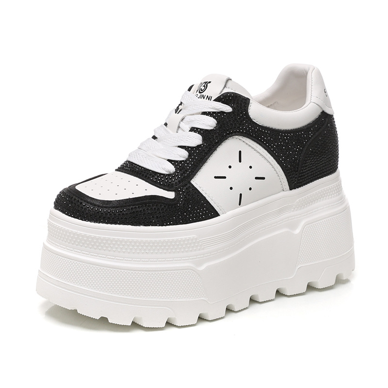 Giày sneaker nữ đế dày độn cao bên trong, phối đá rhinestone trắng thời trang — bạc trắng