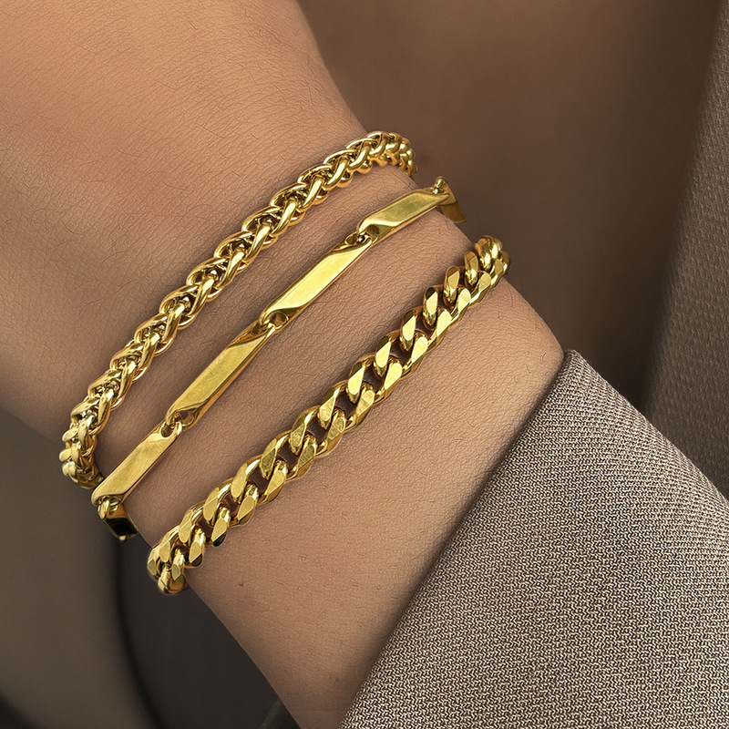 Stainless Steel Cuban Bracelet Vacuum Electroplated with 18K Gold, Niche Design, Fashionable and Versatile Titanium Steel Jewelry for Women, Light Luxury