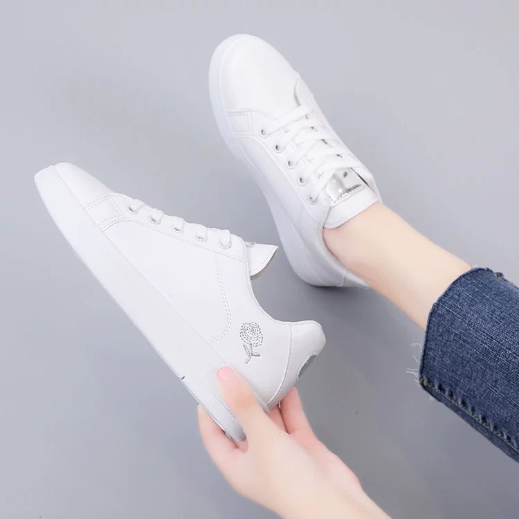 Кроссовки из искусственной кожи PU Daidai Tu дышащие для лета - белые с серебряными и золотыми акцентами, низкие кеды