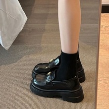 ָ߸СƤЬ2025¿߷ʽ͹Ŭ¸Ь