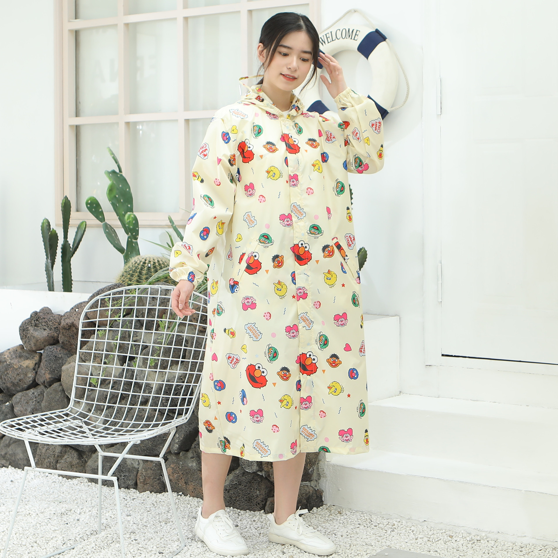 Parent-child adult raincoat, lightweight, breathable, super water-resistant, one-piece long full-body outdoor raincoat, can withstand heavy rain.