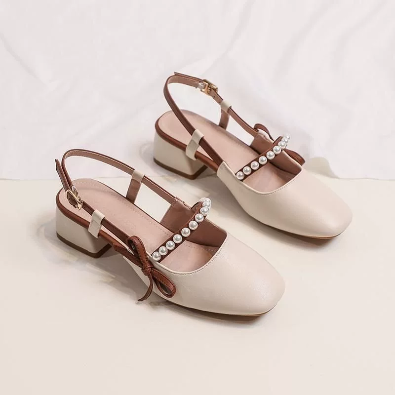 Женские босоножки в стиле феи, лето 2025, цветовая гамма с жемчугом, модель Мэри Джейн, на толстом квадратном каблуке средней высоты.