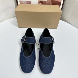 ZA��2025�¿�ŮЬ���yӡ������A�^һ�ִ�ۜ\�ڰ����Lƽ��Ь