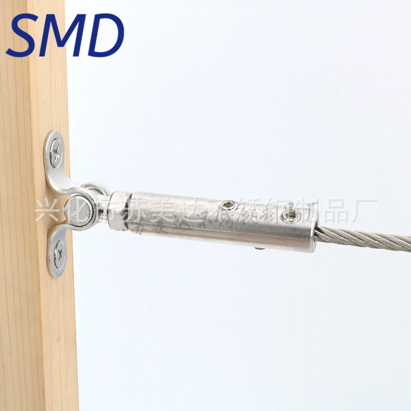 Столбовой трос может регулироваться с плоской верхней проволокой, плотно удерживая цветочную корзину.