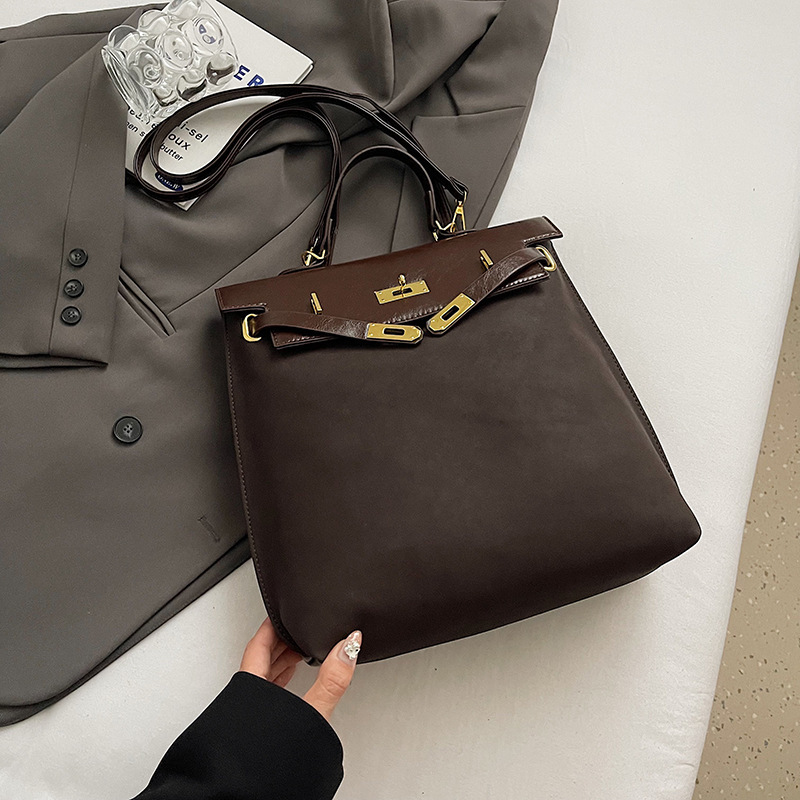 Gran color café sin colgante