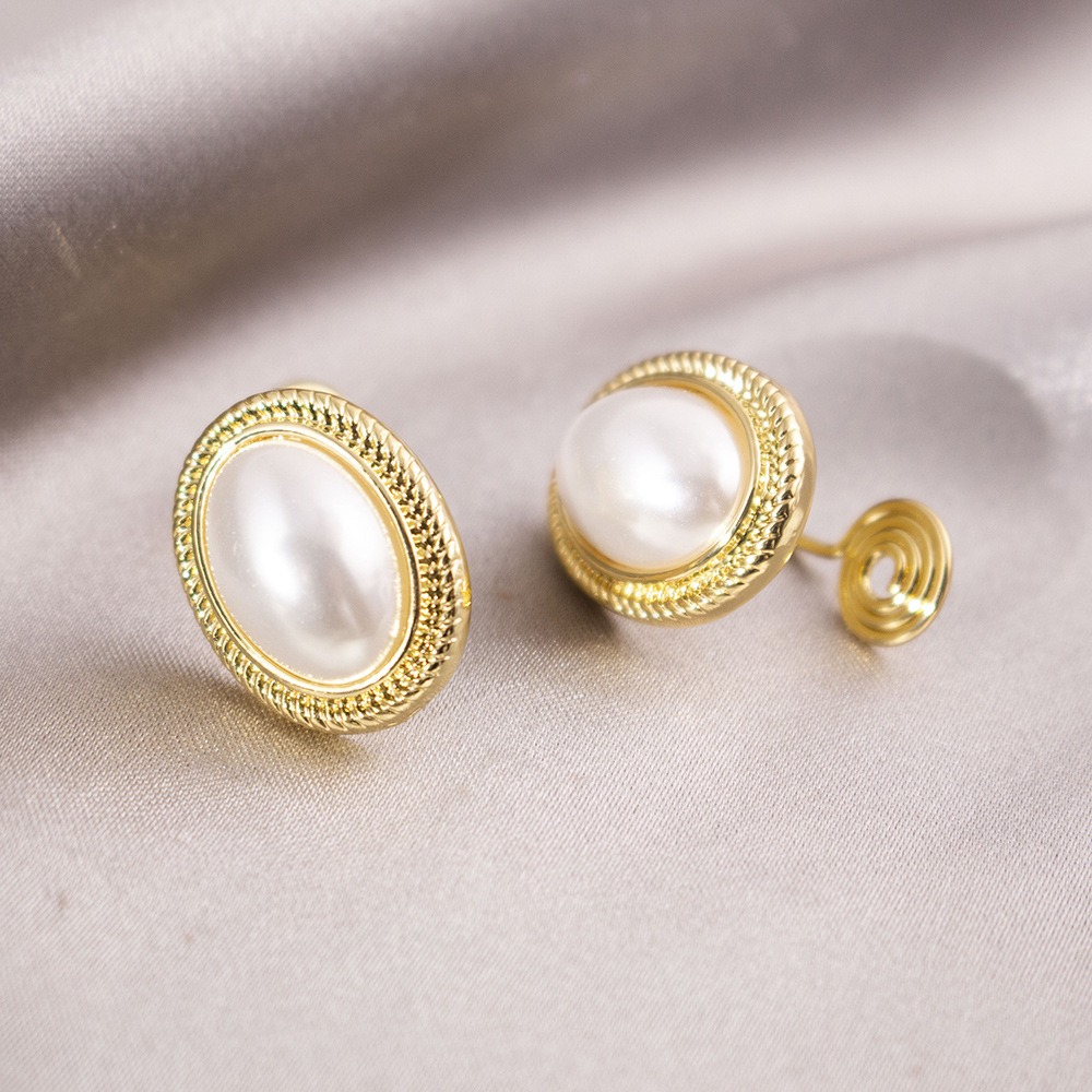 Lujo ligero, incienso pequeño, placa de incienso para mosquitos, pinzas para las orejas, pendientes de nicho para mujeres sin orejas perforadas, pendientes simples, compactas y versátiles de Yiwu al por mayor