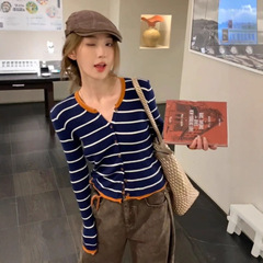 藏蓝色条纹针织开衫女早秋韩系穿搭修身显瘦短款设计小众长袖上衣