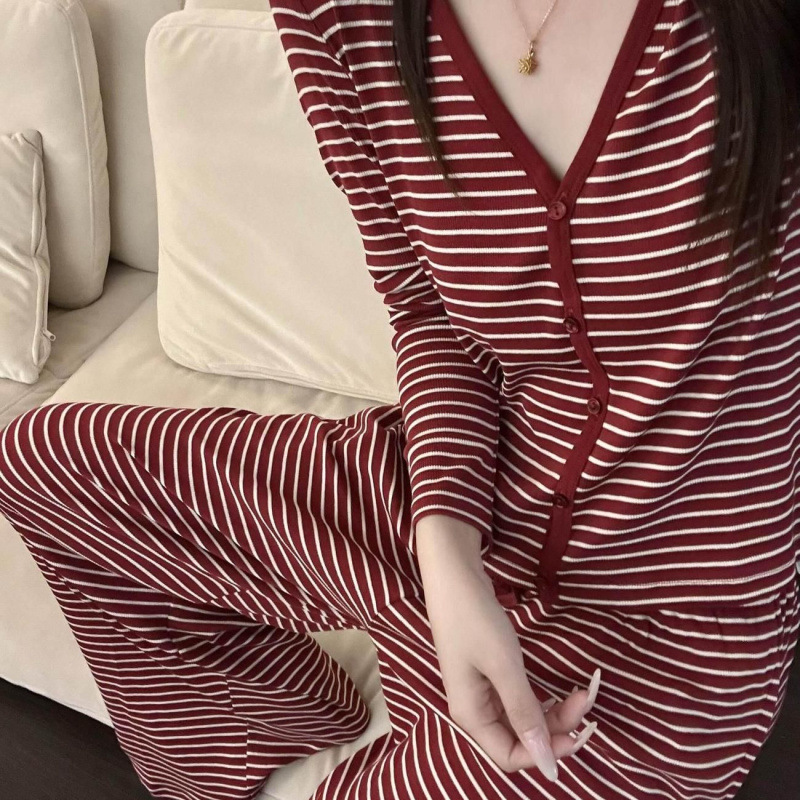 Autumn new collection: soft, comfortable pajama set with a red and white striped V-neck, long sleeves, and straight-leg long pants, in a sweet and feminine style, perfect for loungewear