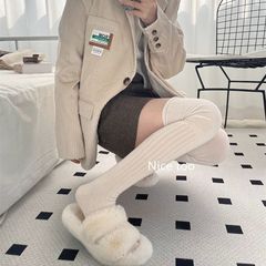ふくらはぎの靴下の子供の春と秋のストッキングは膝の靴下を過ぎます。