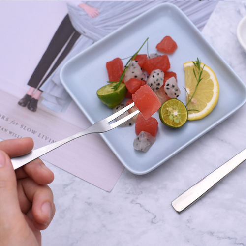 Factory Wholesale Stainless Steel Fruit Fork High-Quality Two-Prong Fruit Fork Fruit Stake Cake Mooncake Fork Can LOGO