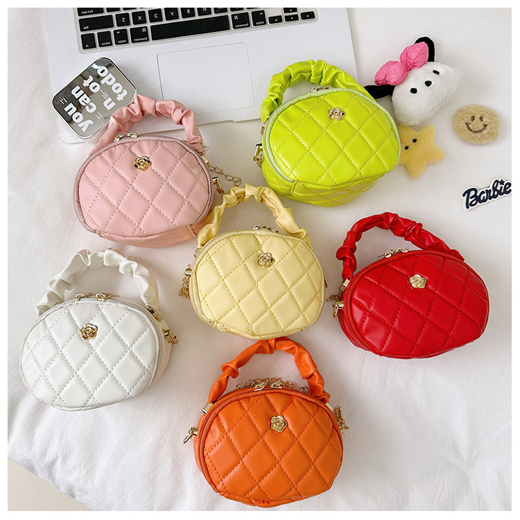 Femmes Petit Faux Cuir Couleur Unie Mignon Ovale Fermeture Éclair Sac Bandoulière display picture 3