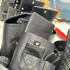 ヨーロッパ輸入革無地フレグランスおばさんキャビア中小ダマクロスボディバックパックカエルバッグ