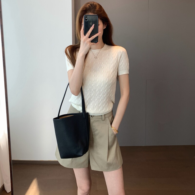 Mulberry Silk Acetate Merino Wool Soft and Silky Breathable Fitted Round Neck Regular Shoulder Cable Knit Short Sleeve Mulberry Silk Acetate Merino Wool Soft and Silky Breathable Fitted Round Neck Regular Shoulder Cable Knit Short Sleeve