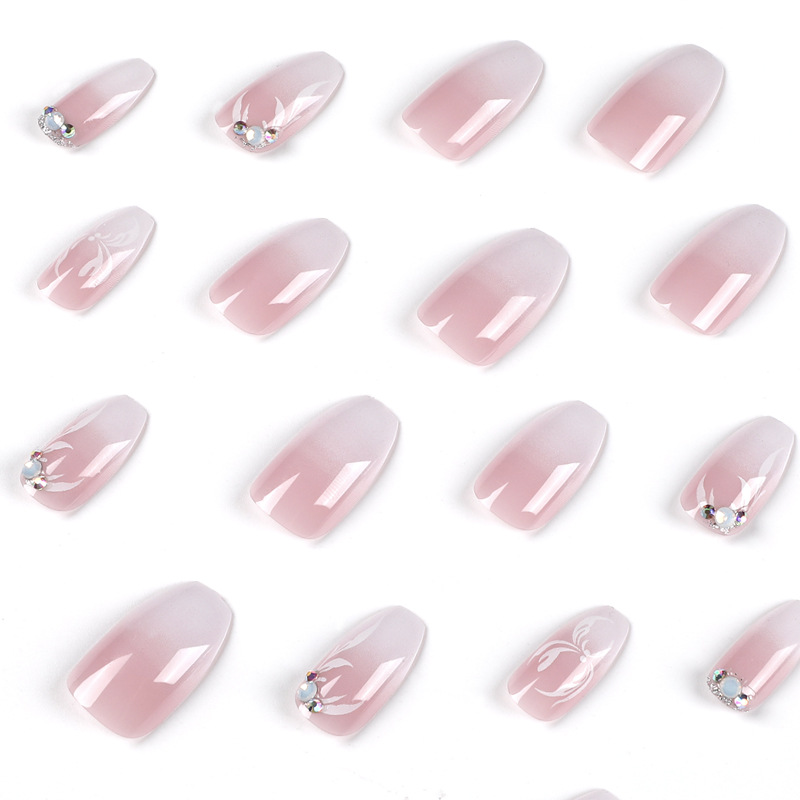 Pieza de belleza de uñas rosa y blanco gradiente desgaste de uñas pétalo corto rhinestone parche de uñas desgaste de uñas belleza de uñas al por mayor