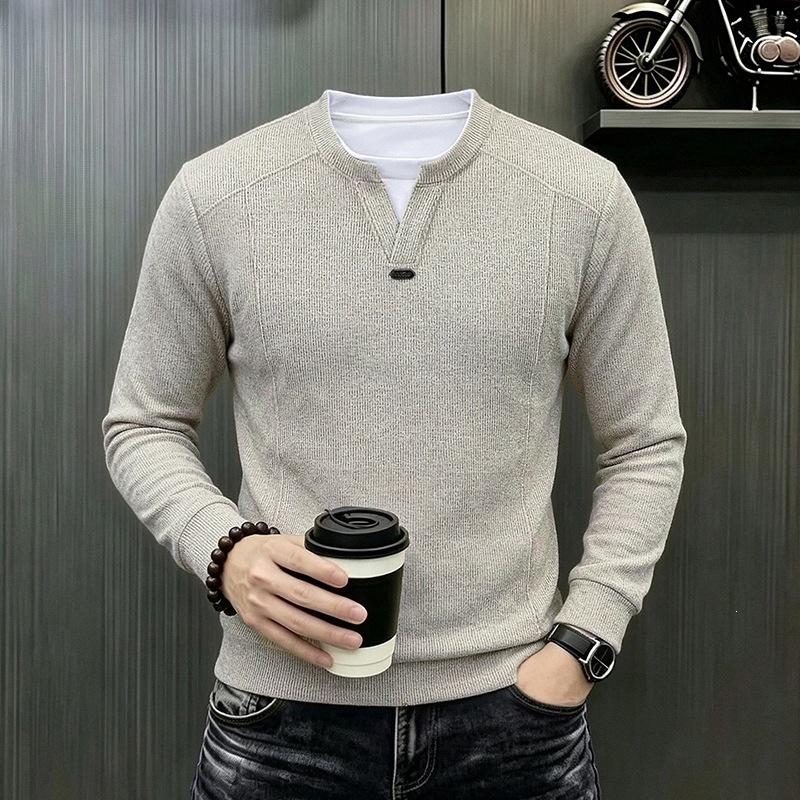 Direct from the manufacturer: New spring and autumn collection – men’s long-sleeved, V-neck, knit sweater with a layered look, a versatile top for men