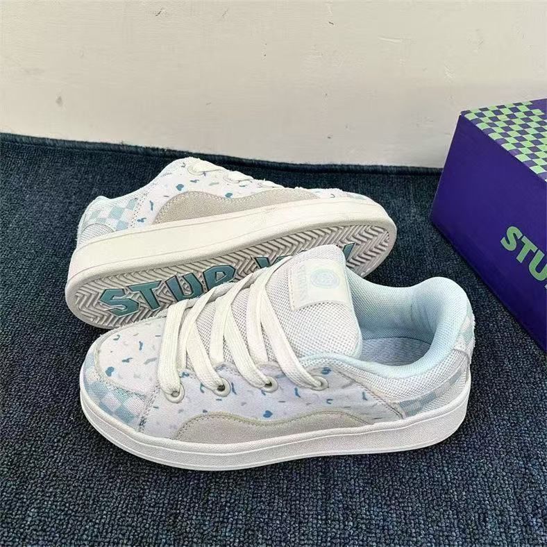 Versión coreana de las zapatillas de nicho a juego de arándano, las mujeres están de moda en la primavera de 2025, los nuevos zapatos de pan casuales de moda de todos los partidos