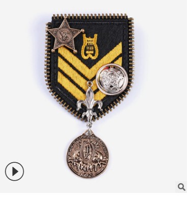 New style brooch, British academic style, navy style military-style brooch, badge-style chest accessory, dress decoration