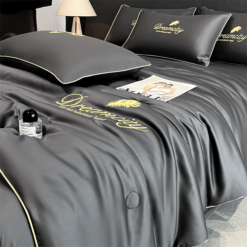 Ice Silk Quilt Set Embroidered Four Piece Bedding Collection_voghion.com
