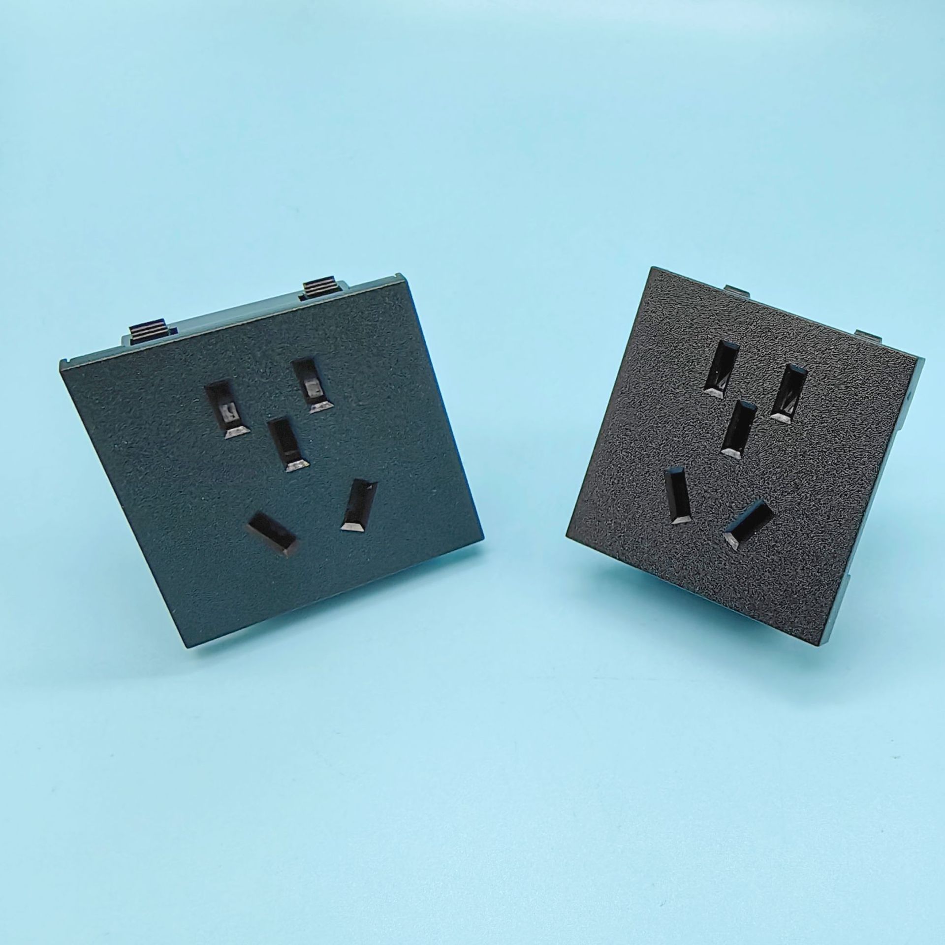 BS-G15-2B 中规 新国标 二三五孔 10A250V 50*50mm 国标五孔AC插