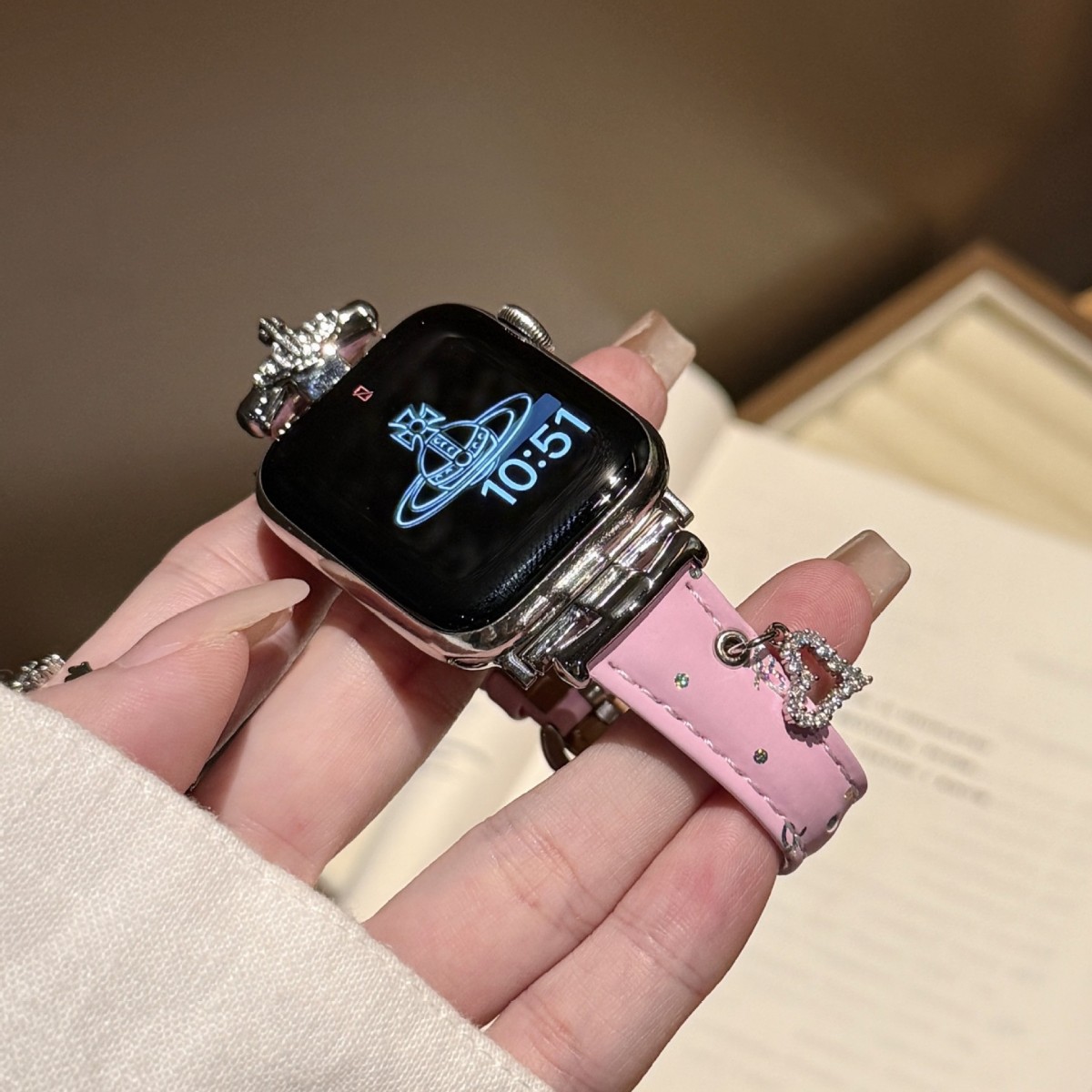 Suitable for the New Apple Watch Iwatchs10 Generation 42mm Heart Pendant Saturn Leather S9876Se Women's Watch Strap