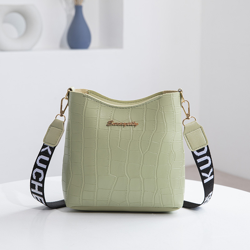 Bolso transfronterizo de las mujeres nuevo patrón de cocodrilo bolso de mensajero personalizado bolso de cubo bolso de hombro simple comercio exterior Bolso de las mujeres al por mayor