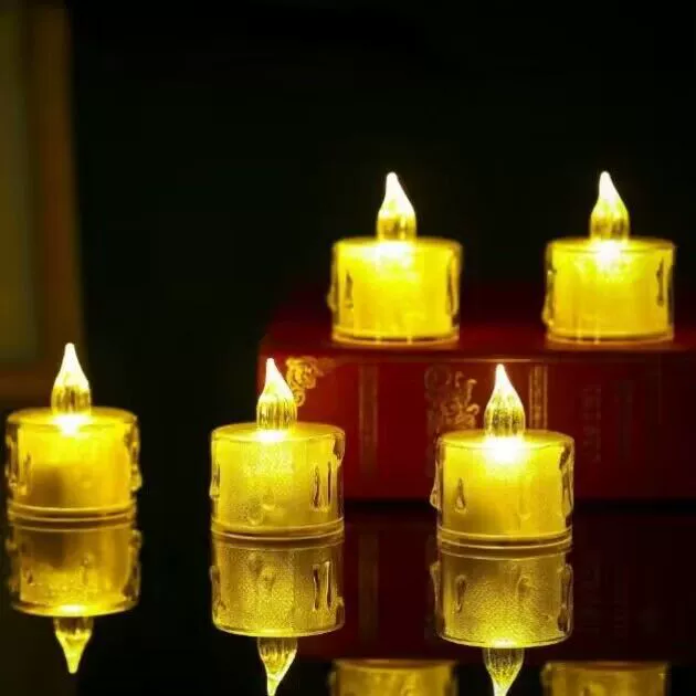 Small transparent electronic atmospheric candle