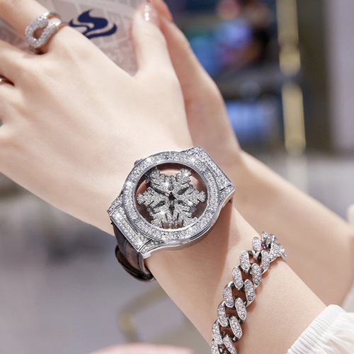 Women's Diamond-Encrusted Quartz Watch, Unique Luxury Lady's Watch with Hollow Starry Sky Design