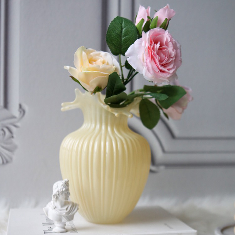 Medieval Fenton Langkou cream glass vase French ins milk jade color living room flower arrangement ornaments high-end flowers