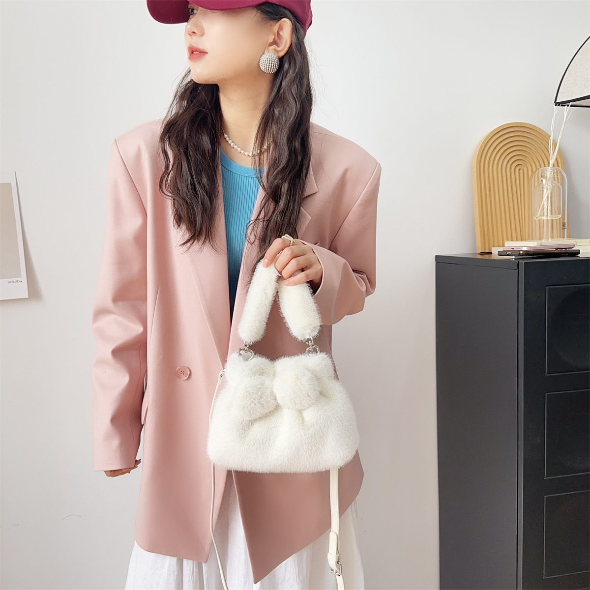 Shoulder Bag, New Plush Handbag For Autumn And Winter 2024, Fashionable And Popular Bow-knot Versatile Lady's High-end Crossbody Bag._voghion.com