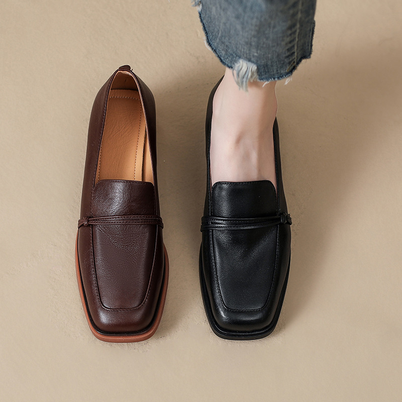 프렌치 미드 힐 싱글 레이어 슈즈 여성용 2023 봄 새로운 스퀘어 토 두꺼운 굽 로퍼 영국 스타일 레트로 작은 가죽 신발