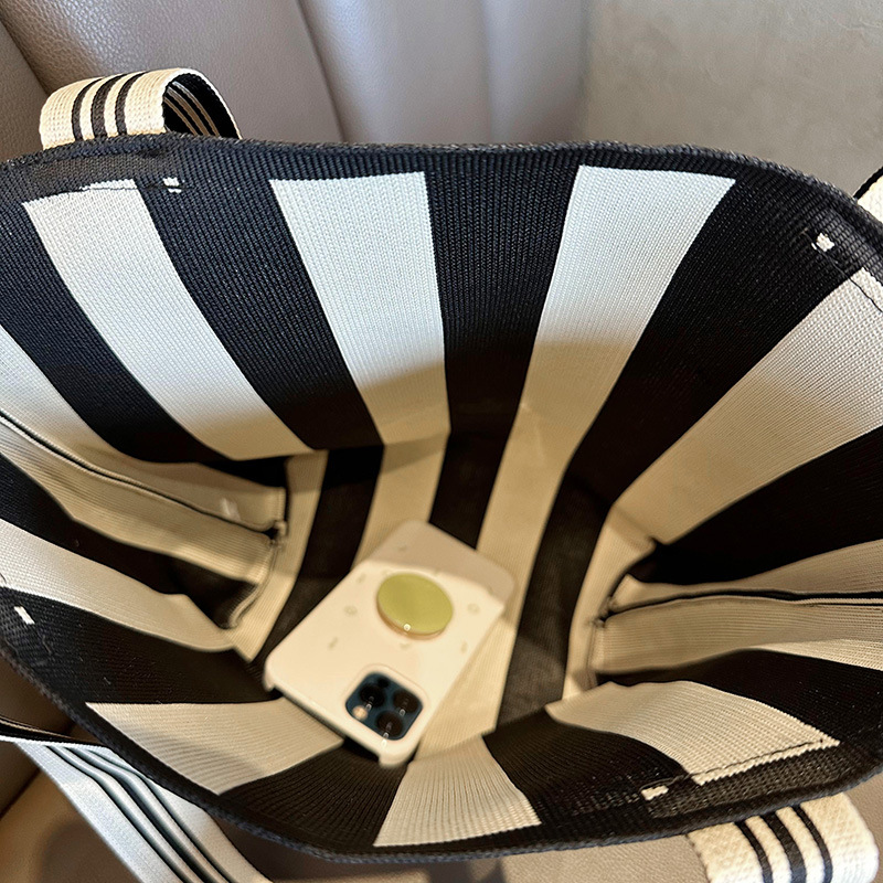 Nuevo contraste de color geométrico bolso de hombro de las mujeres de alto grado versátil simple de gran capacidad de punto a rayas bolso de cercanías