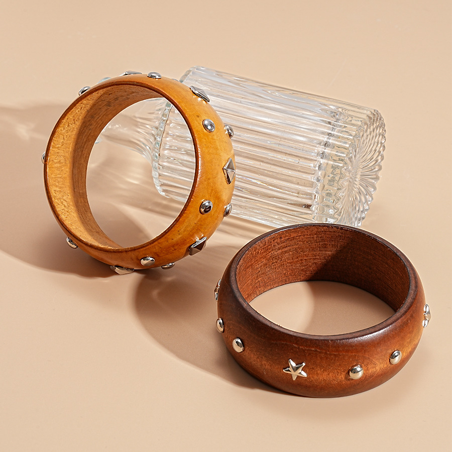 Pulsera geométrica con remaches de estrella redonda de madera de estilo chino retro Moda y sencillez Temperamento de nicho Adornos de mano de sentido avanzado Mujeres