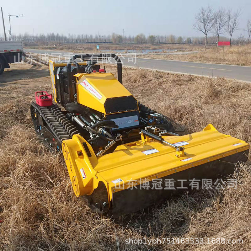 60度护坡斜坡割草清障机柴油堤坝开拓割灌机森林消防遥控机器人