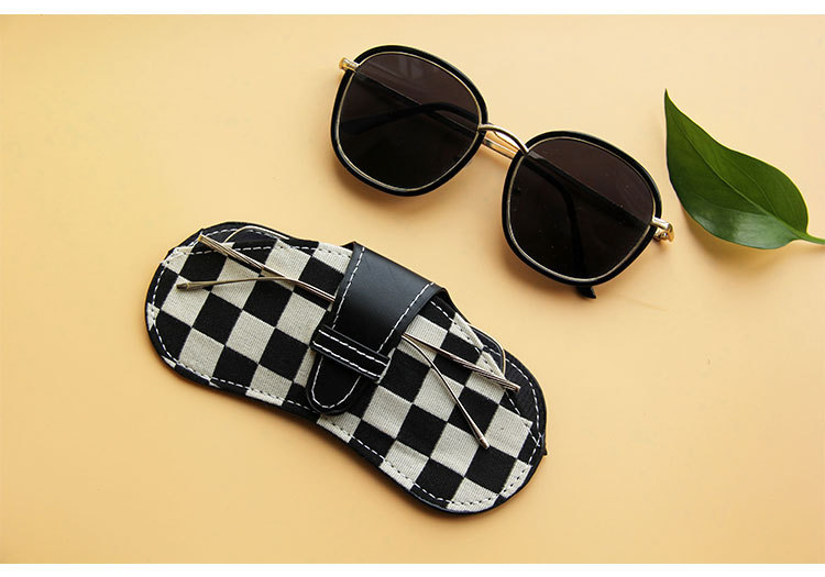 흑백 격자 무늬