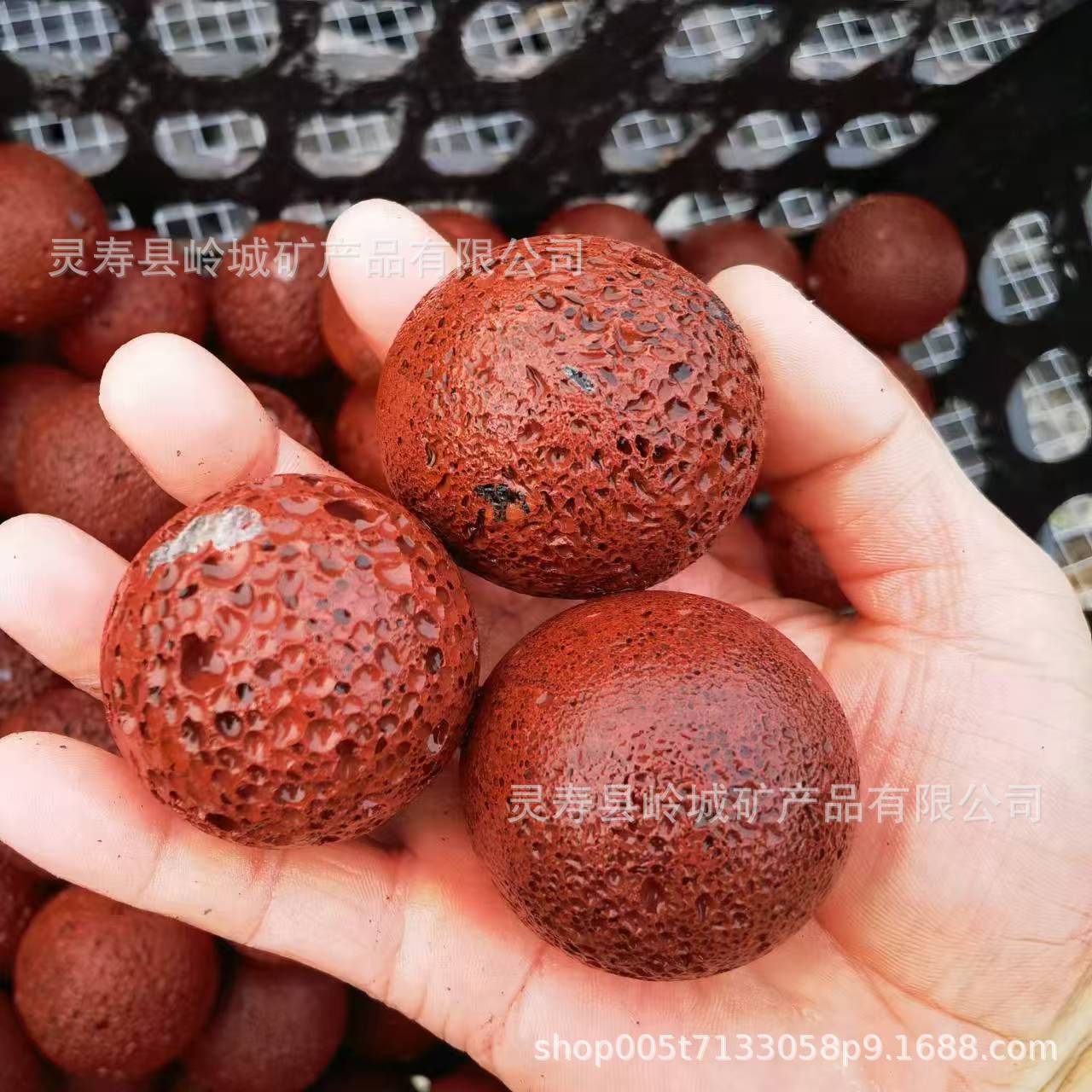 黑色火山岩香薰石,圆片家用卫生间香薰石, 扩香石木盒套装批发